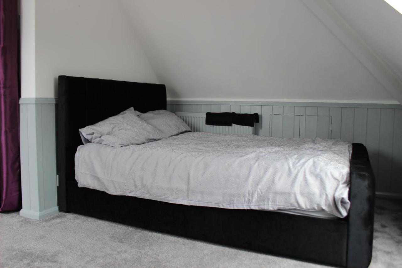 Modern Spacious House - Sleeps 16, Free Parking, Sun Terrace Nuneaton Exteriör bild
