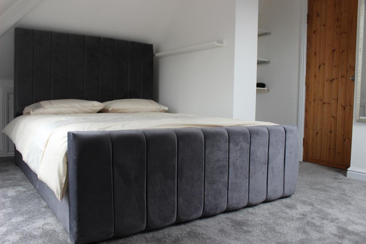 Modern Spacious House - Sleeps 16, Free Parking, Sun Terrace Nuneaton Exteriör bild