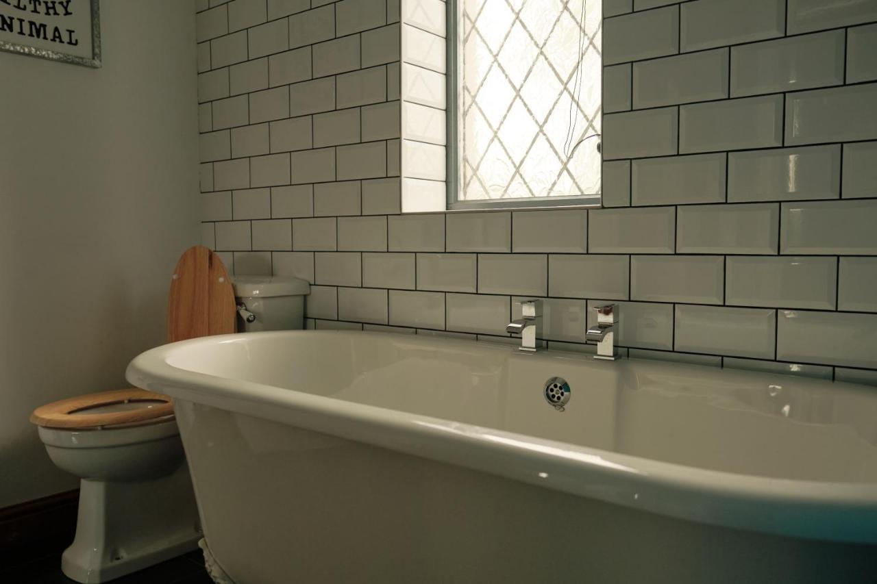 Modern Spacious House - Sleeps 16, Free Parking, Sun Terrace Nuneaton Exteriör bild