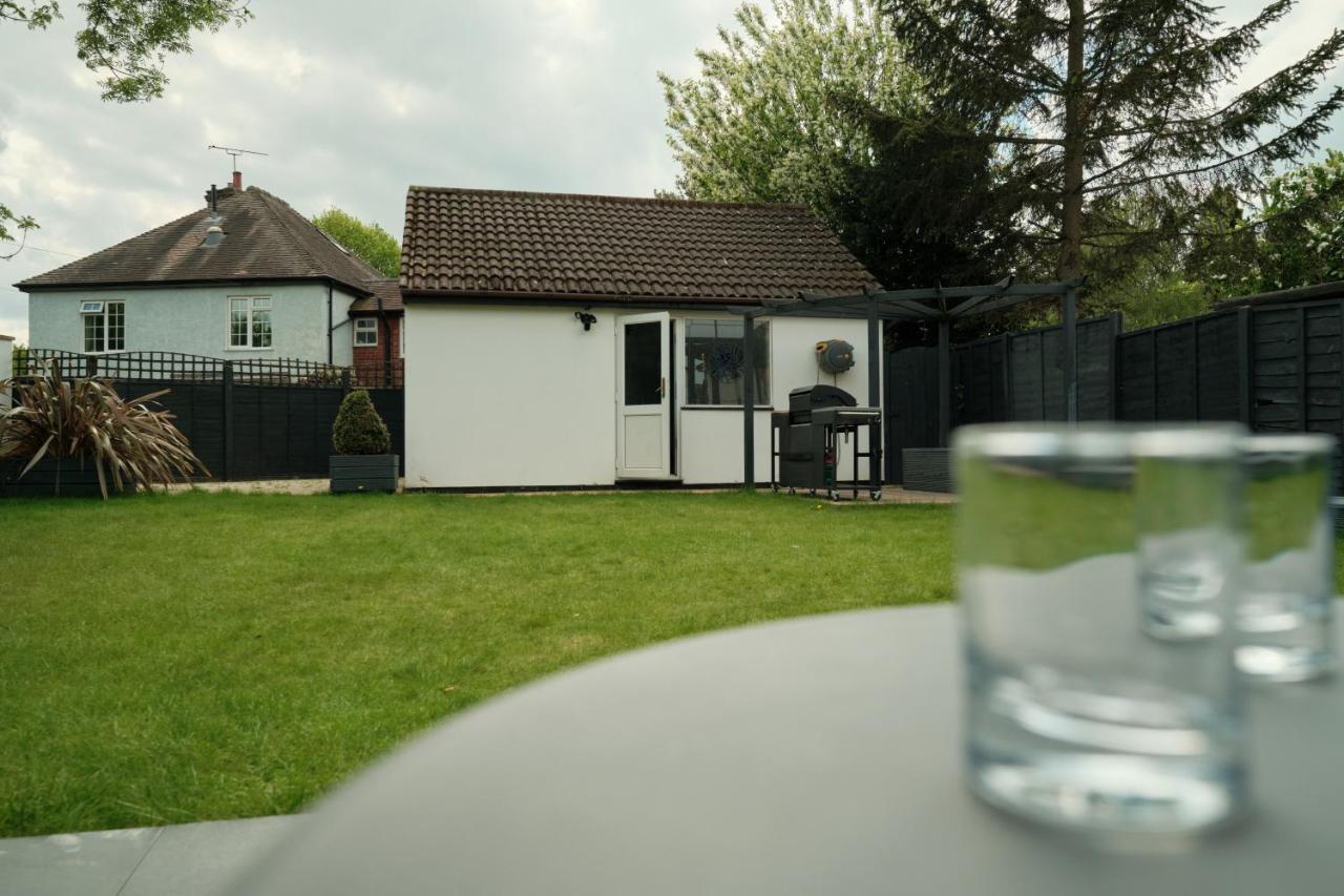 Modern Spacious House - Sleeps 16, Free Parking, Sun Terrace Nuneaton Exteriör bild