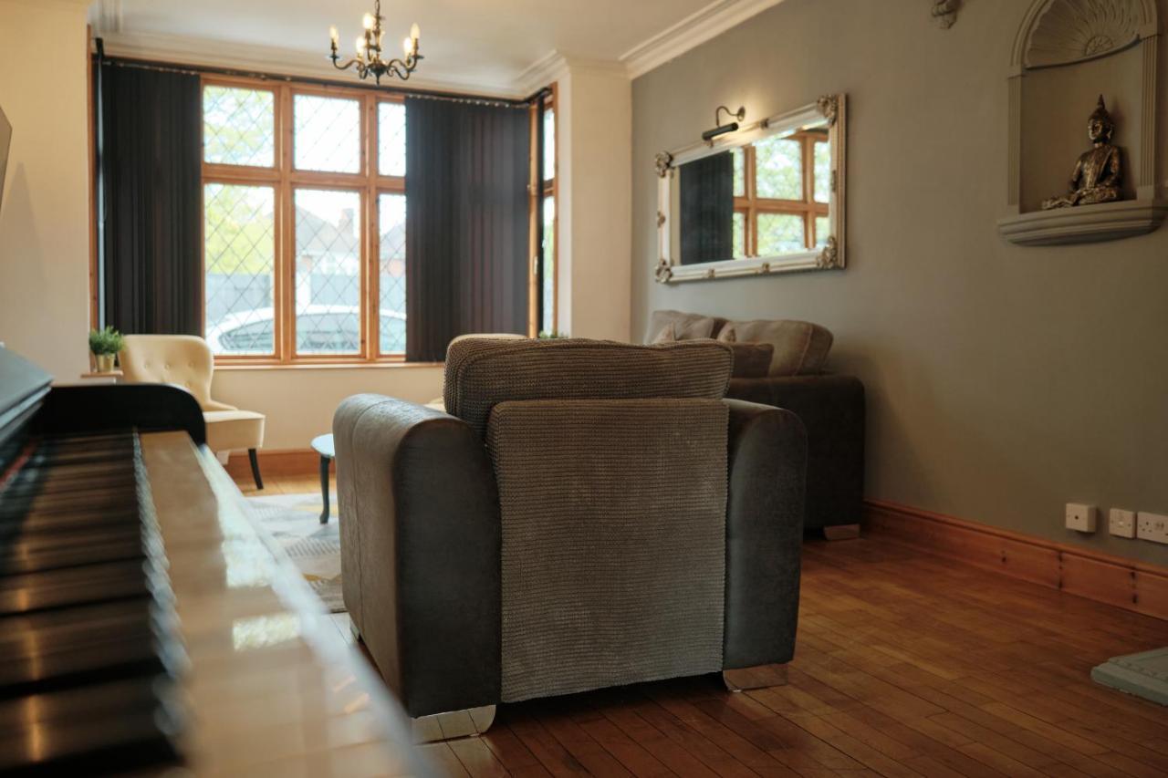 Modern Spacious House - Sleeps 16, Free Parking, Sun Terrace Nuneaton Exteriör bild
