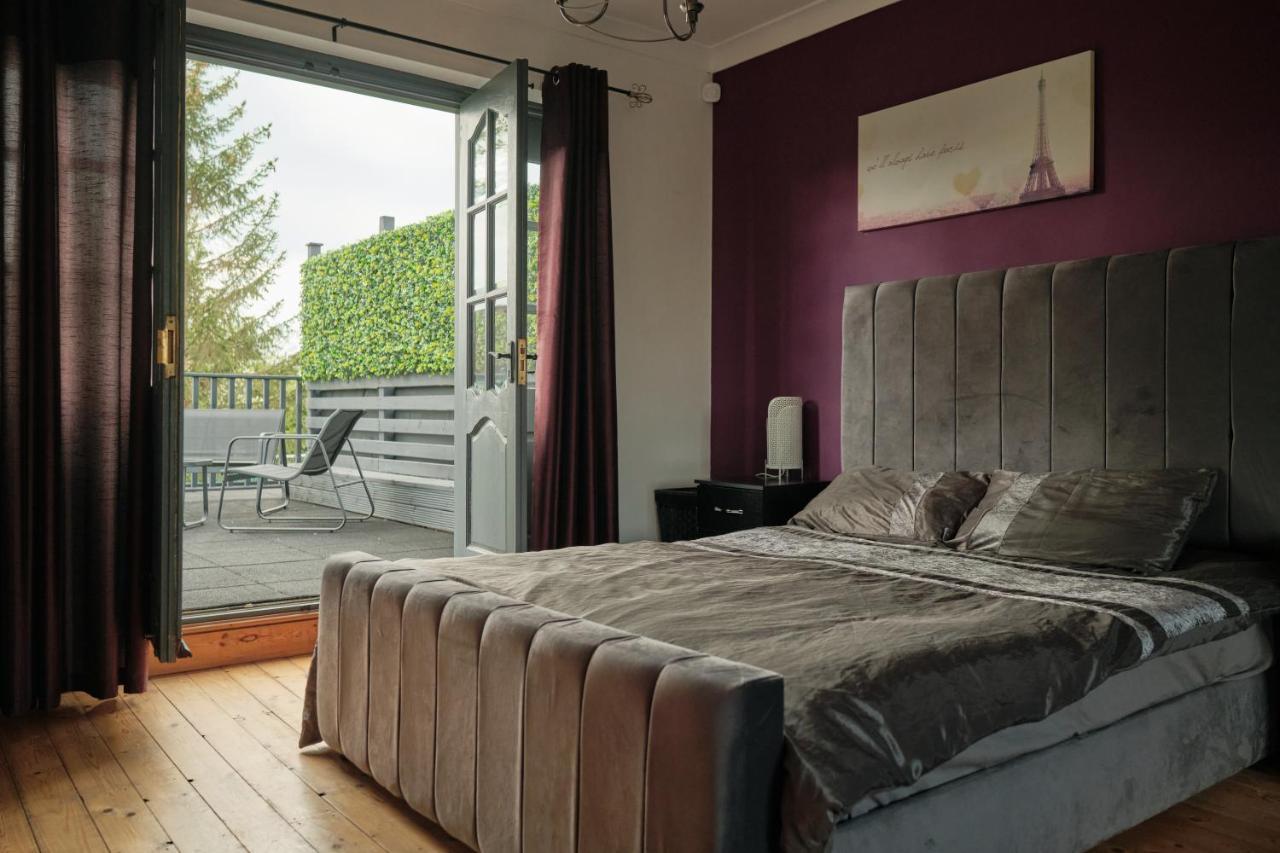 Modern Spacious House - Sleeps 16, Free Parking, Sun Terrace Nuneaton Exteriör bild